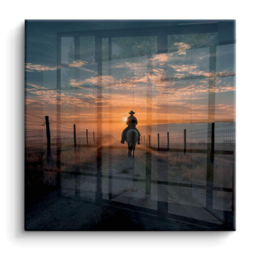 Vaquero atardecer paseo - cuadro PVC brillante