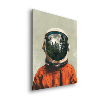 Astronautenhelm im Wald - Dibond-Bild matt