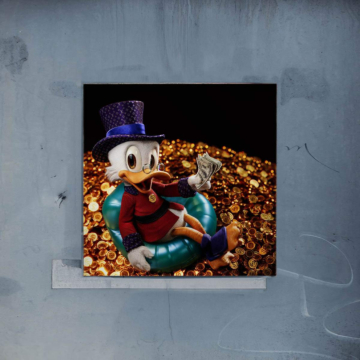 Mansión de dinero inspirada en Scrooge McDuck - póster