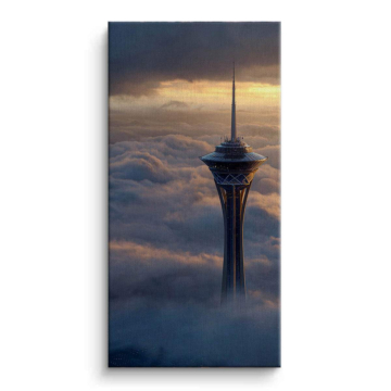 Wolkenverhangene Turm-Skyline - Leinwandbild