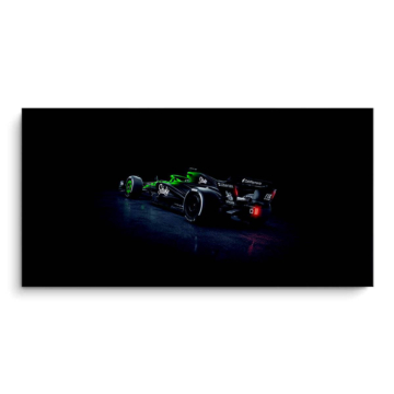 Kick Sauber Fórmula 1 en circuito oscuro - cuadro PVC mate