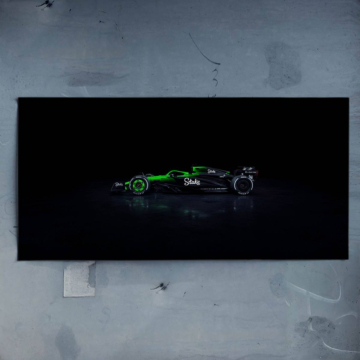 Kick Sauber Formel-1-Rennwagen bei Nacht - Poster