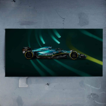 Bolid Aston Martin Formuły 1 na torze - plakat