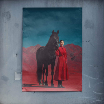 Czerwony pustynia Horsewoman - plakat