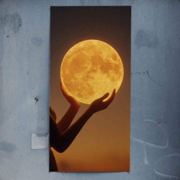 In Händen gehaltener Mond - Poster