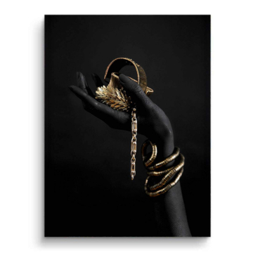 Mano con joyas doradas - cuadro PVC mate
