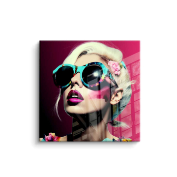 Retrato pop glamuroso con gafas de sol - cuadro PVC brillante