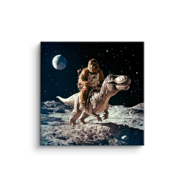 Astronaut auf Dinosaurier-Mondritt - PVC-Bild matt