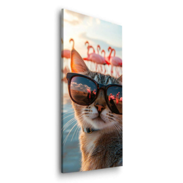 Katze mit Sonnenbrille am Flamingo-Pool - Dibond-Bild matt
