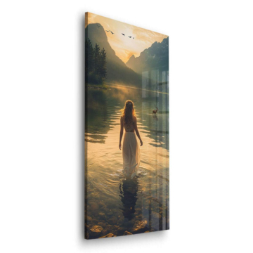 Ruhige Frau am See mit Spiegelung - Acrylglasbild