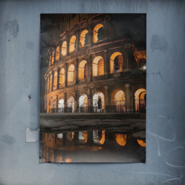 Reflejo nocturno del Coliseo de Roma - póster