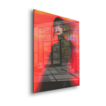 Karminrotes verschwommenes Modeporträt - Acrylglasbild
