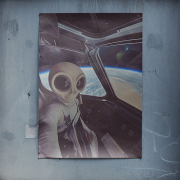 Alien passenger spacecraft - poster