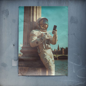 Astronaute au bord de la rivière - poster