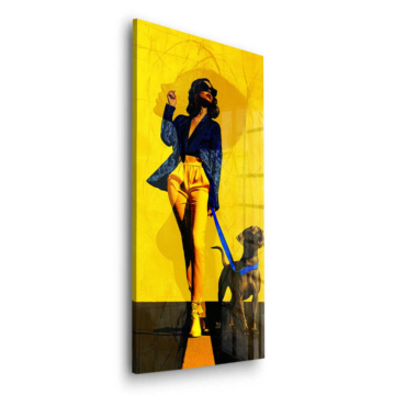 Modische Frau beim Spaziergang mit Hund - Acrylglasbild